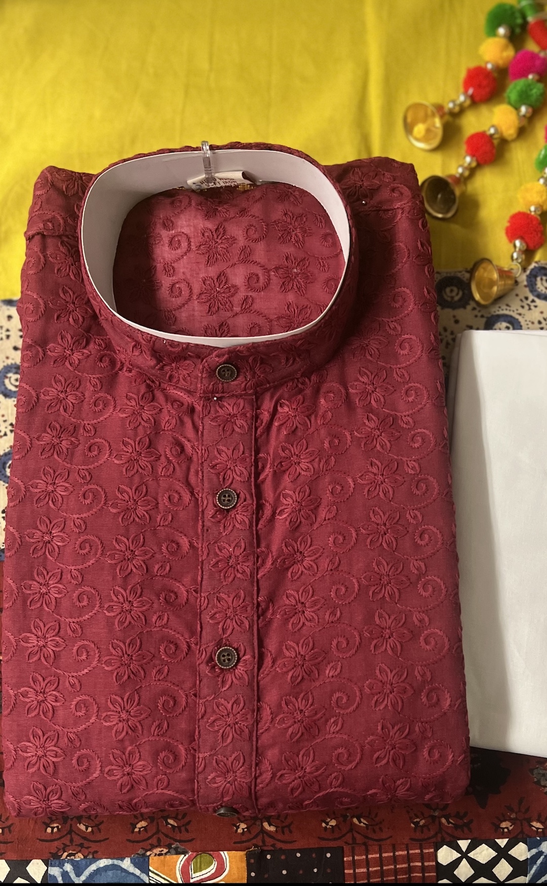 CHIKAN KARI KURTA PYJAMA MAROON - Image 2